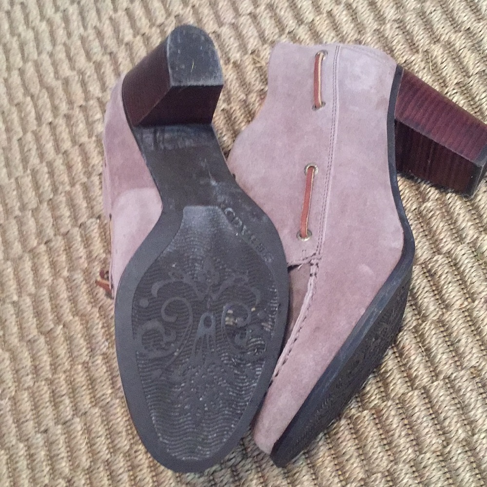 Mock taupe suede 2&3/4”stacked heel women’s shoe. - Picture 3 of 6